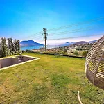 3 Bedroom Seaview With Private Pool And Garden *