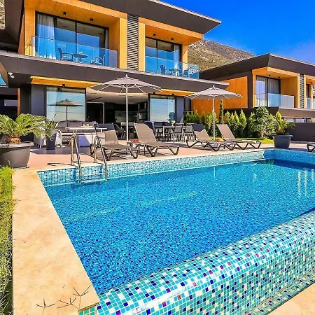 3 Bedroom Seaview With Private Pool And Garden