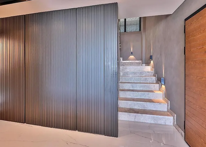 3 Bedroom Seaview With Private Pool And Garden