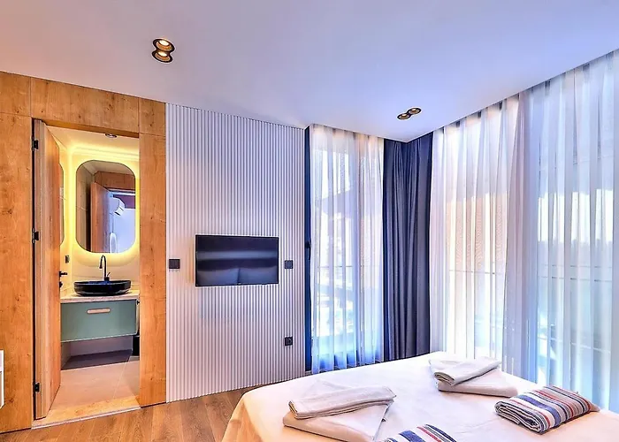 3 Bedroom Seaview With Private Pool And Garden Kalkan