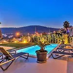 3 Bedroom Seaview With Private Pool And Garden Калкан