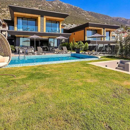 3 Bedroom Seaview With Private Pool And Garden *