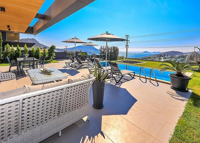 Villa 3 Bedroom Seaview With Private Pool And Garden *