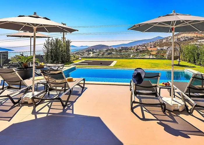 3 Bedroom Seaview With Private Pool And Garden *