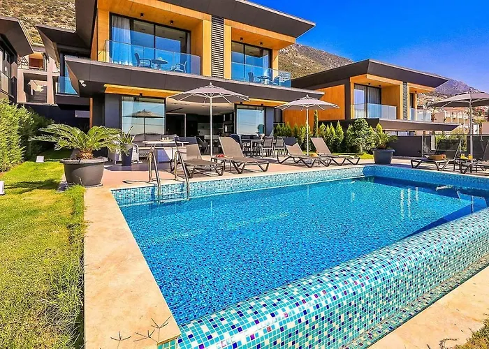 3 Bedroom Seaview With Private Pool And Garden