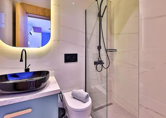 3 Bedroom Seaview With Private Pool And Garden *